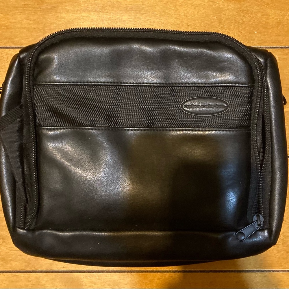 No Boundaries Lunch Tote With Diff Compartments Zippered With Carrying Handle